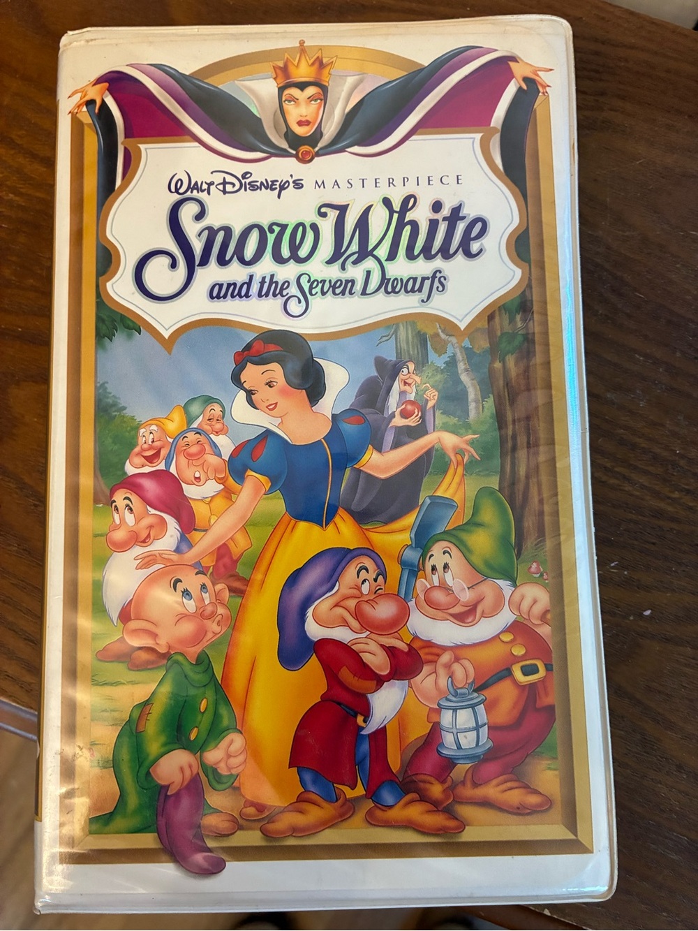 Disney Snow White and the Seven Dwarfs VHS video - Blue, Yellow, Red, Green